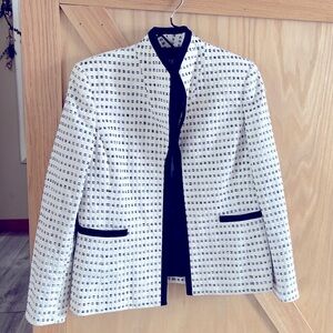 Classy cotton blazer with pizzazz.